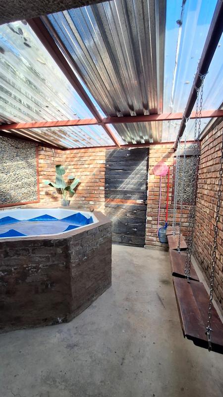 5 Bedroom Property for Sale in Meyerhof Free State